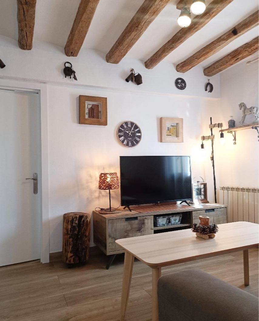Apartament Turistic Campdevánol Екстериор снимка