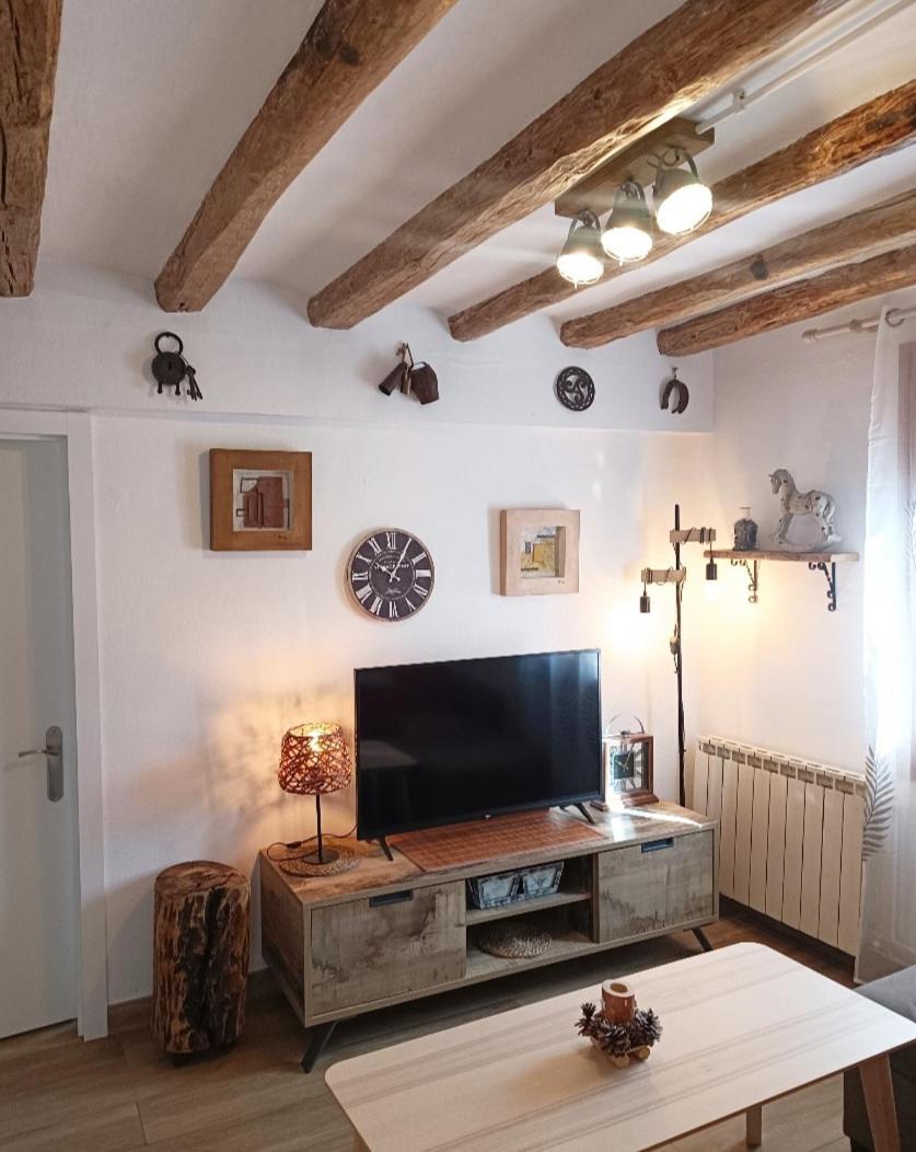 Apartament Turistic Campdevánol Екстериор снимка