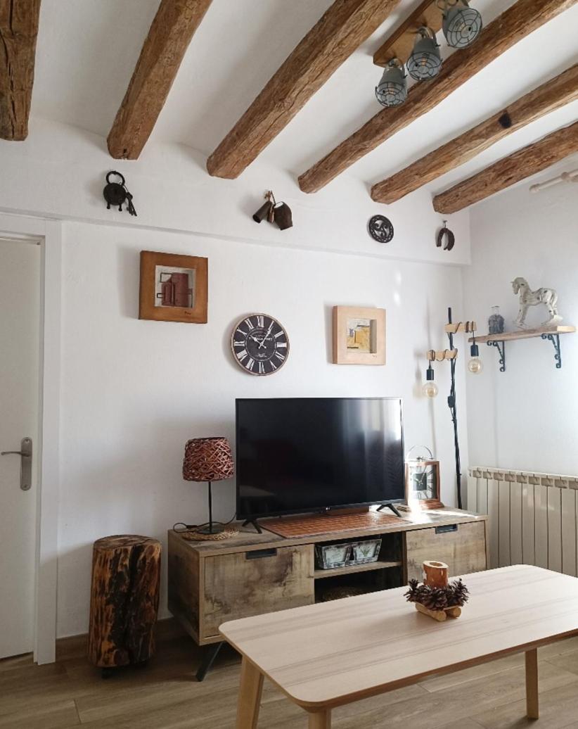 Apartament Turistic Campdevánol Екстериор снимка